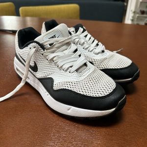Used Nike air max golf shoes women’s 7